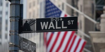 Wall Street Merosot, Konflik Iran-AS Memasuki Minggu Ke-5