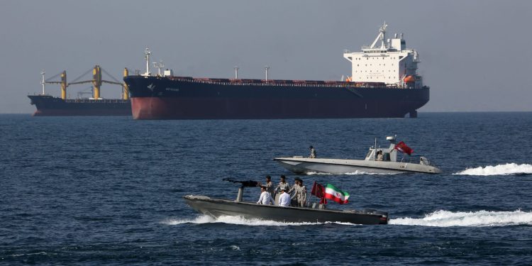 Dunia Cemas! Trump Kembali ‘Sasarkan’ Selat Hormuz Bermula Isnin!