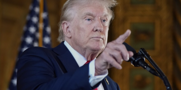 Trump Kenakan Tarif 50% Buat Negara Pembekal Senjata Iran!