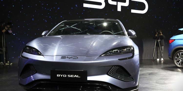 Jualan EV BYD Menjunam 8 Bulan Berturut-Turut