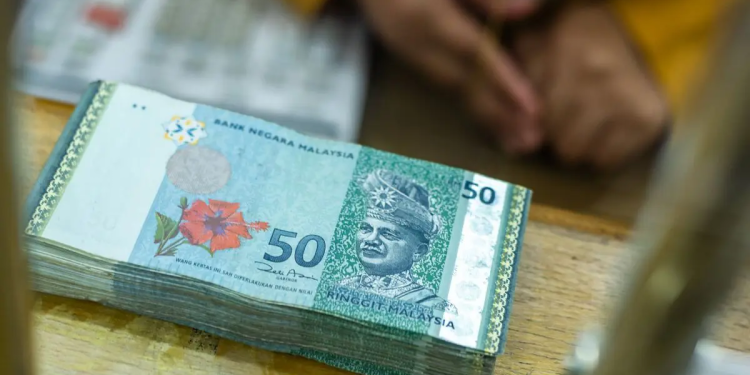 Ringgit Dibuka Tinggi RM3.90, OPR Dijangka Kekal 2.75%