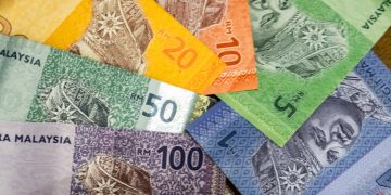 Ringgit Susut Menjelang Data KDNK