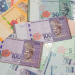 Ringgit Mengukuh Berbanding USD, Disokong Harga Minyak Rendah