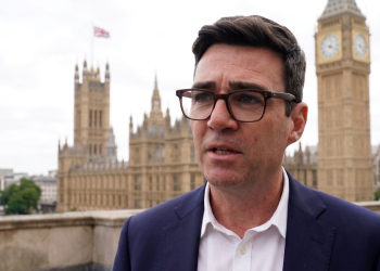 Akur Peraturan Fiskal, Andy Burnham Redakan Pasaran Bon!