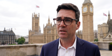 Akur Peraturan Fiskal, Andy Burnham Redakan Pasaran Bon!