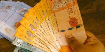 Ringgit Pasak Rekod RM4.07, Pasaran Fokus Krisis Hormuz