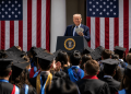 Trump Mahu Graduan Asing Bayar Yuran $100,000 Untuk Bekerja Di Amerika