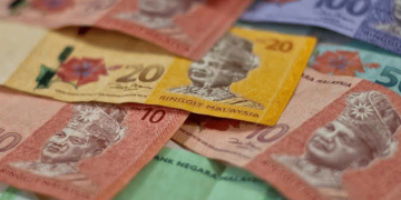 Ringgit Dibuka Tinggi, Pelabur Optimis KDNK Catat 6%