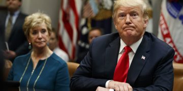 25 Negeri Amerika Syarikat Saman Donald Trump