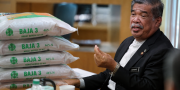 Baki Bekalan Baja Dihantar Hari Ini, Tertangguh Akibat Kelewatan – Mat Sabu
