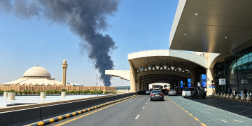 Lapangan Terbang Riyadh Diserang Lagi, Seorang Maut!