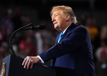 Trump Guna Perjanjian Diesel Untuk ‘Ikat’ Rusia 
