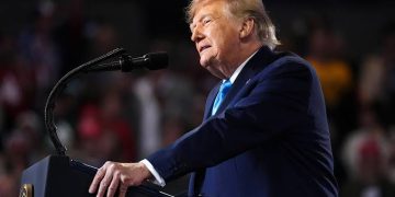 Trump Guna Perjanjian Diesel Untuk ‘Ikat’ Rusia 